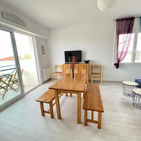 Apartment Renove Face A La Mer, 200m De La Sauzaie, Balcons, Wifi, Parking A Proximite - Fr-1-231-224 *